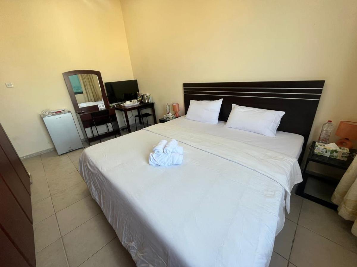 Master Room Attached Bathroom Dubai Exterior foto